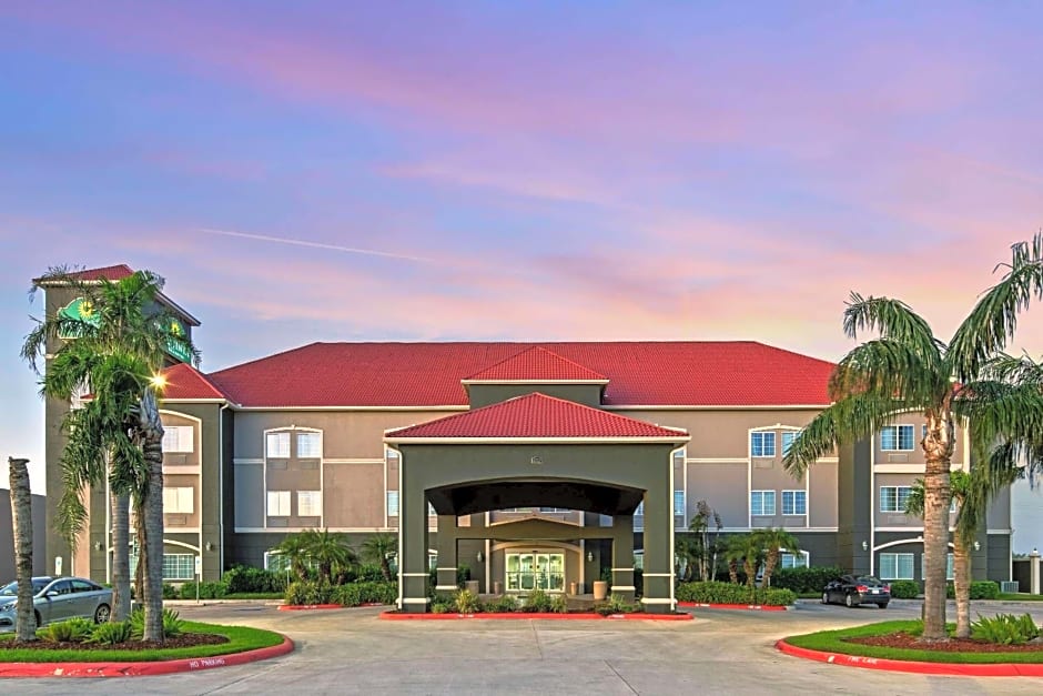 La Quinta Inn & Suites by Wyndham Mercedes