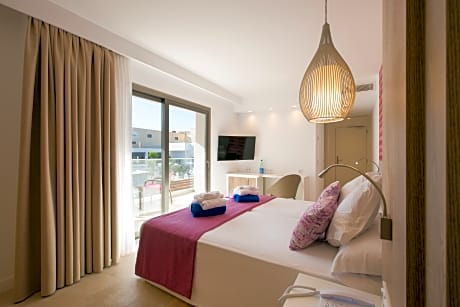 DOULBE/TWIN SUPERIOR PLUS 2 ADULTS +1 CHILD