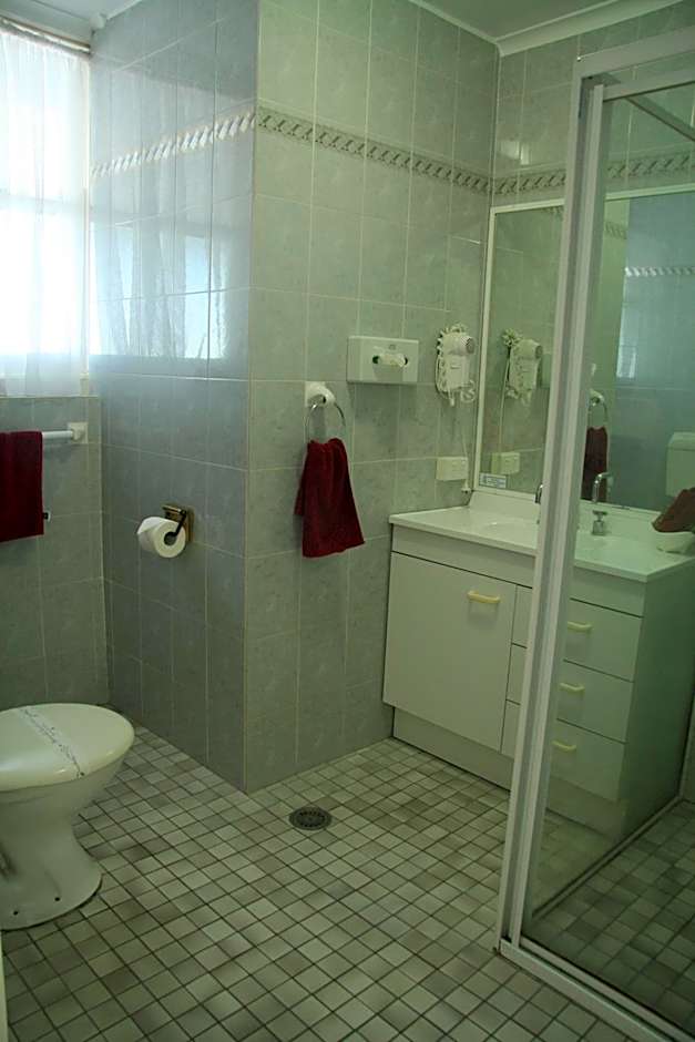 Colonial Court Motor Inn