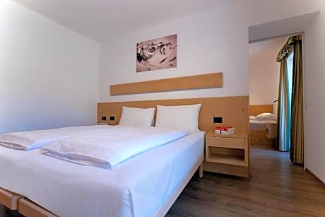 Family Room with Mountain View