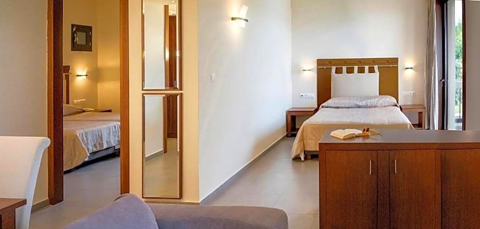 Foto 1 dari 1 — 2 Bedroom Suite