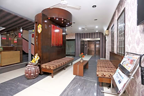 1824 Hotel Grand Peepal