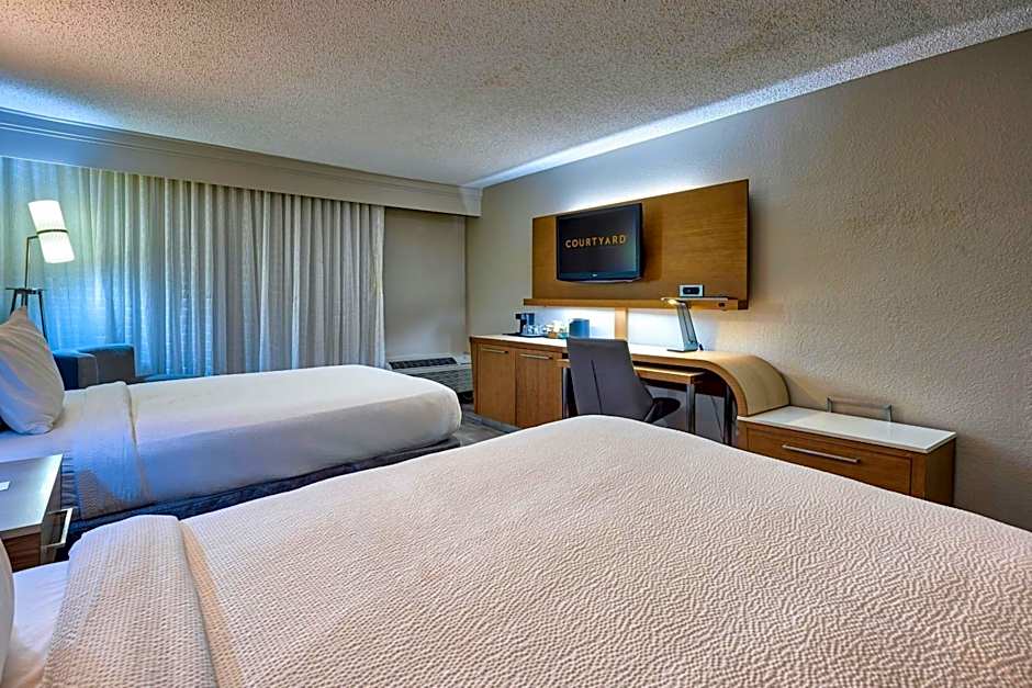Courtyard by Marriott Hampton Coliseum Central