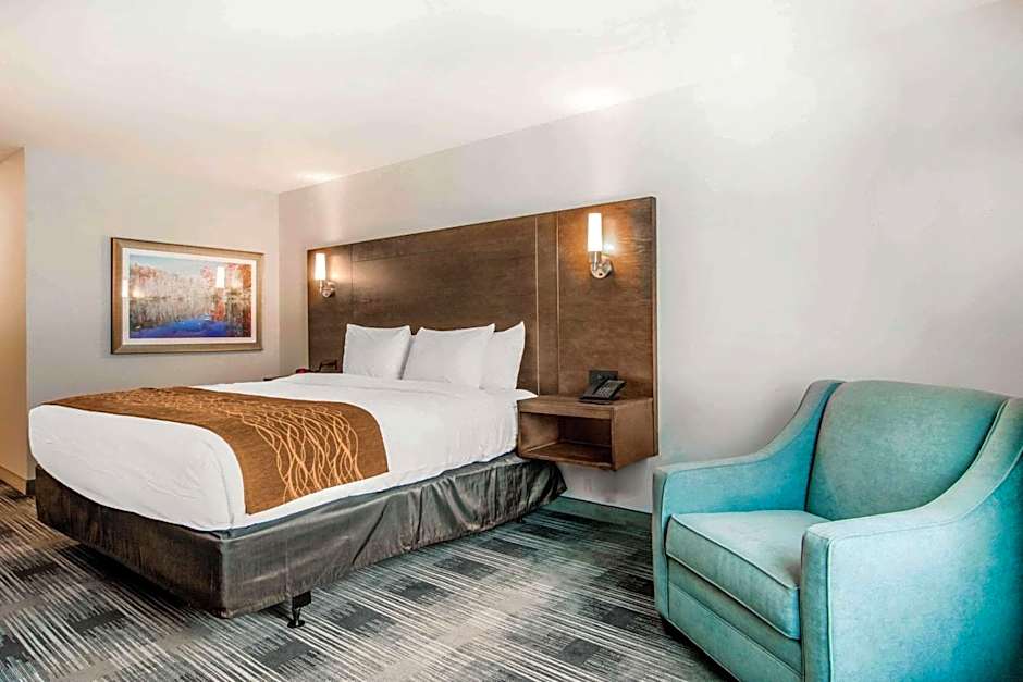 Comfort Inn & Suites