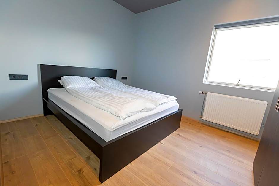 Akureyri Lux Apartments with hot tub access
