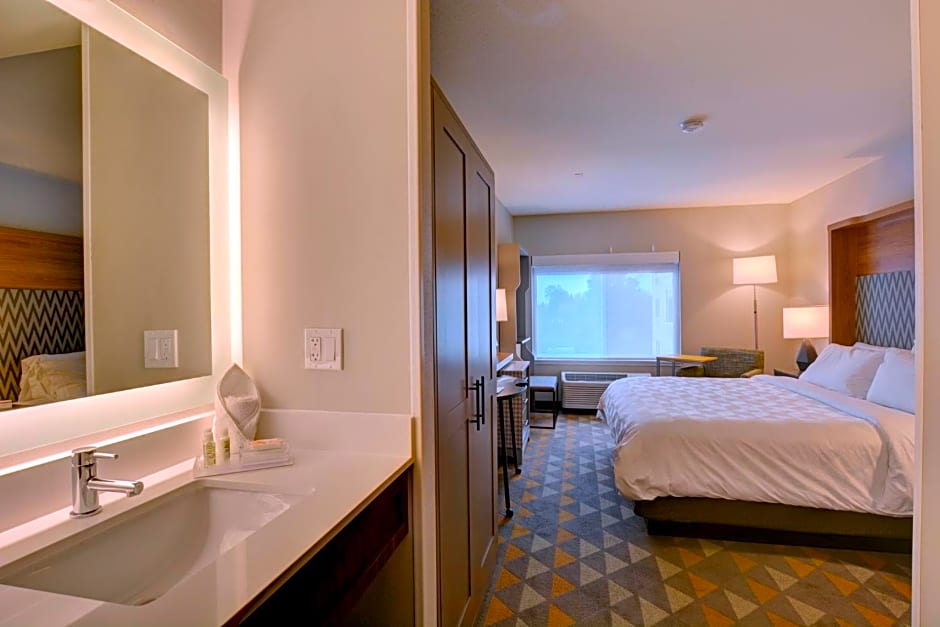 Holiday Inn - Salem by IHG