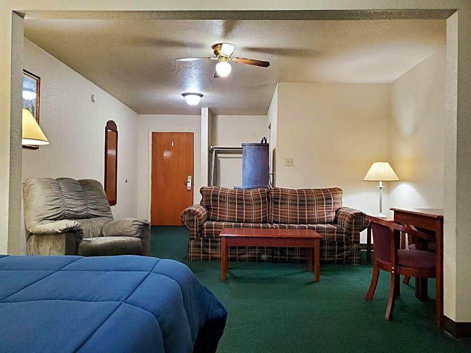Candlelight Inn Suites Hwy 69 near McAlester