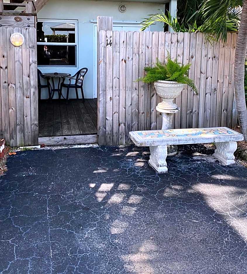 Harborside Motel & Marina