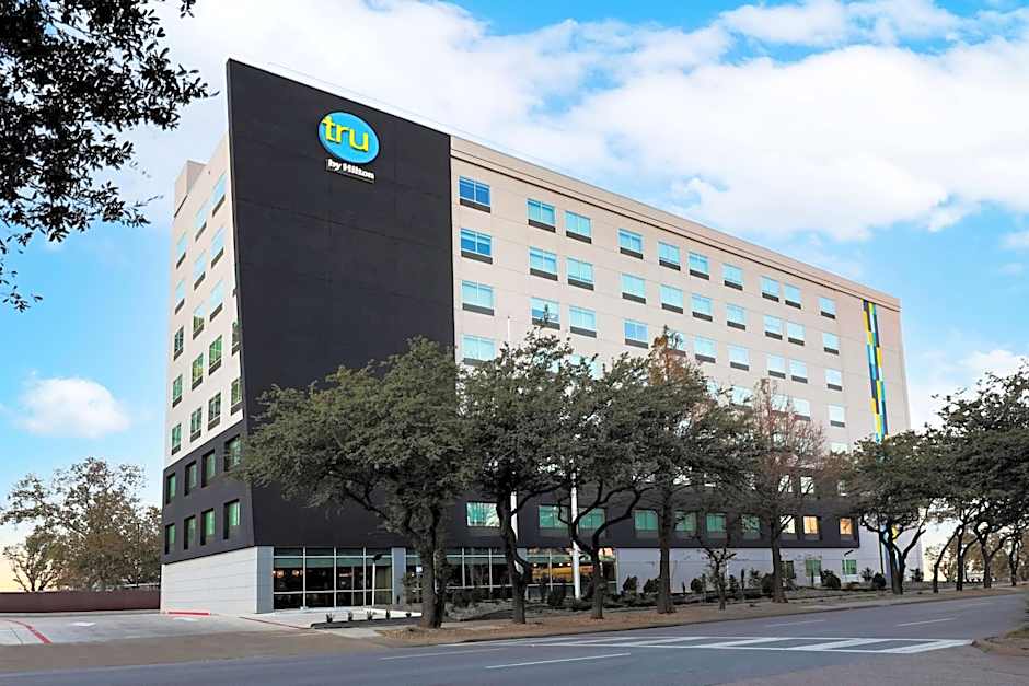 Photo 1 of 42 of Tru by Hilton Dallas Market Center.