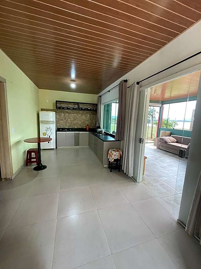 Casa com Piscina na Represa de Carlópolis