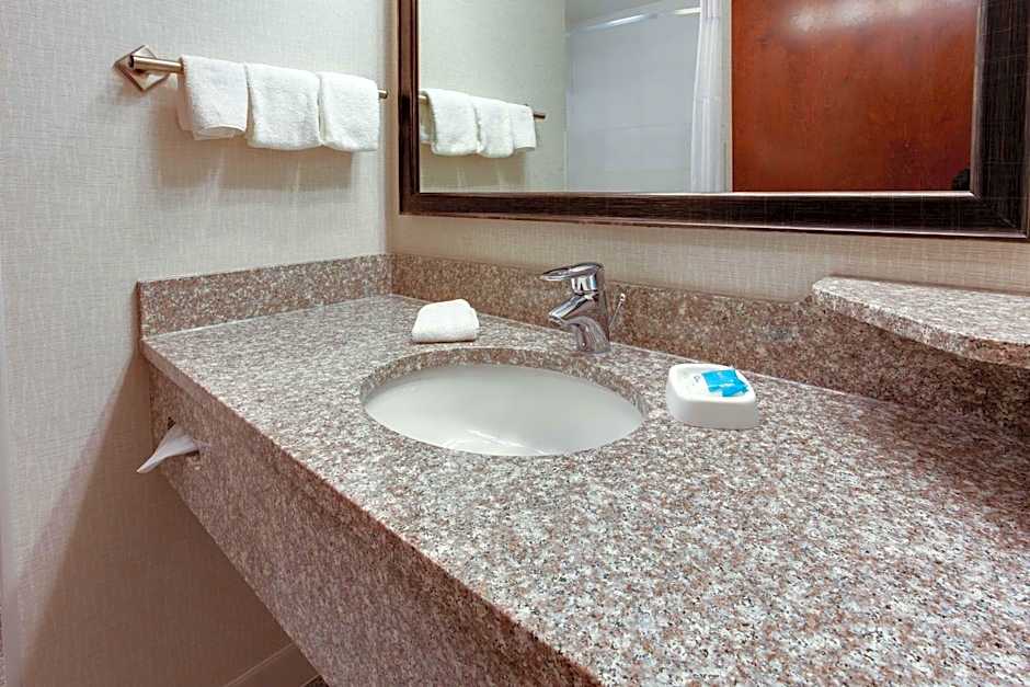 Drury Inn & Suites West Des Moines
