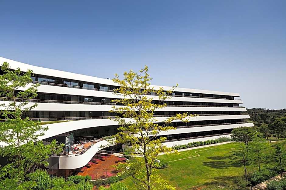 Lone Hotel by Maistra Collection