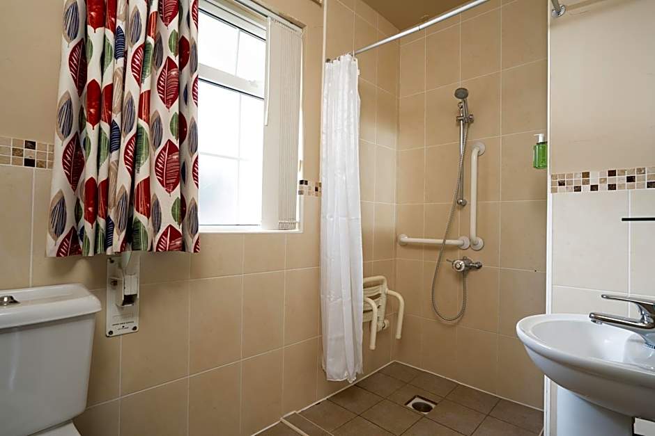 Belmore Court & Motel