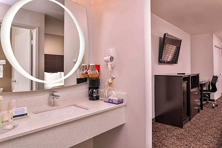 Quality Inn & Suites Beaumont