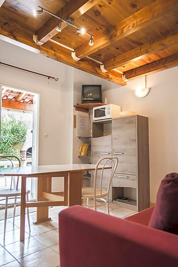 HOLIDAYLAND BAIE DES OLIVIERS VILLA 36m2 1chambre fermée 6 couchages ou VILLA 41M2 2chambres fermées 7 couchages