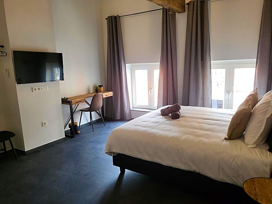 Photo 1 of 11 of Deluxe Junior Suite