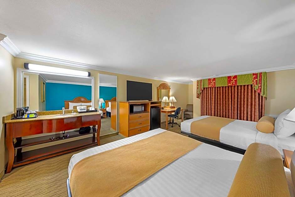Best Western Harbour Inn & Suites Huntington - Sunset Beach