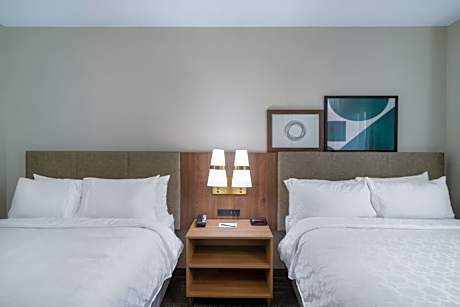 Queen Suite - Hearing Accessible