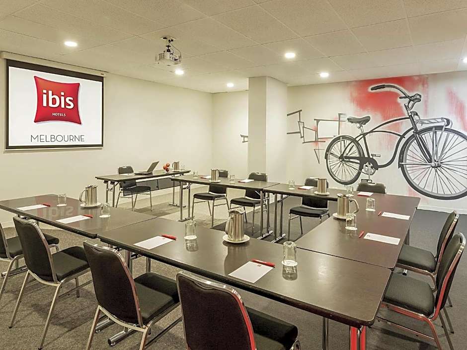ibis Melbourne Hotel and Apartments