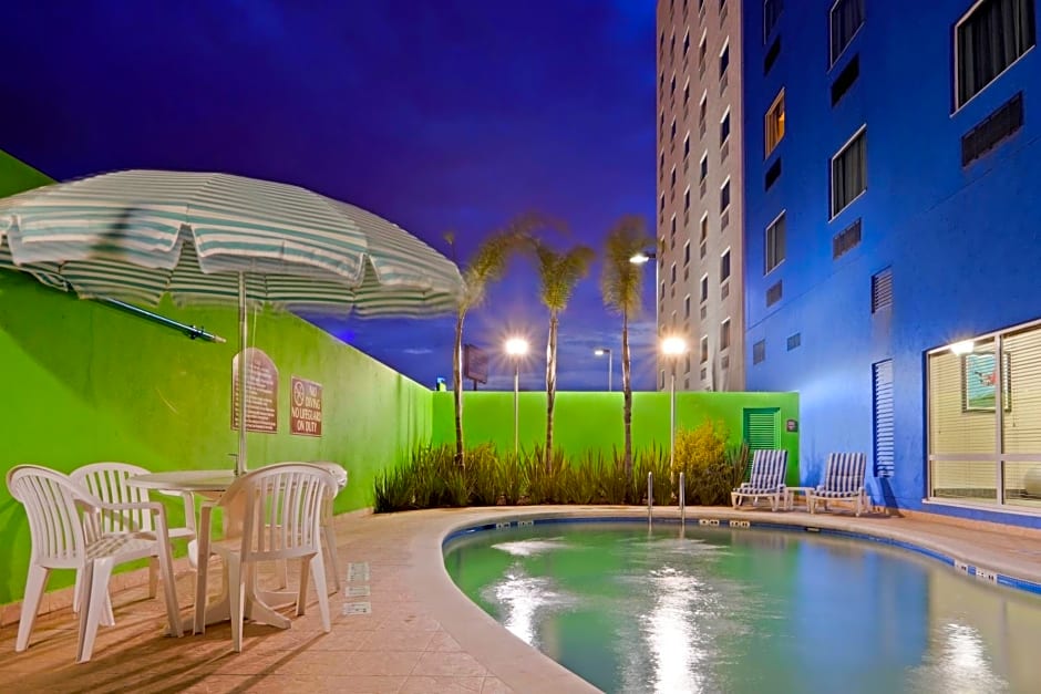 Holiday Inn Express & Suites Toluca Zona Aeropuerto