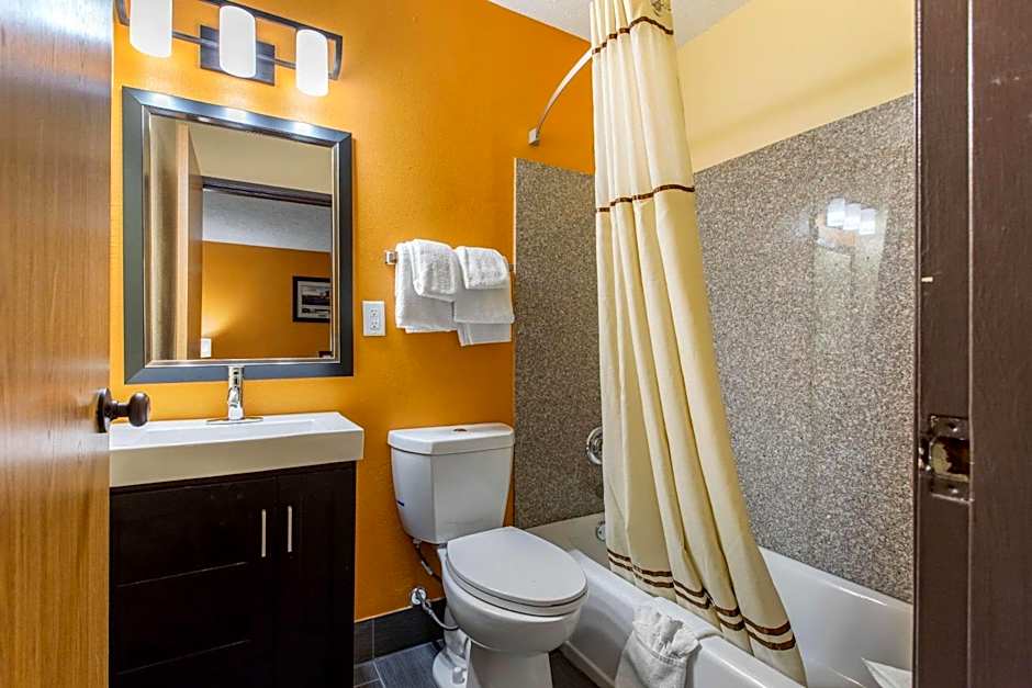 Quality Inn Grand Rapids Near Downtown