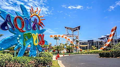 Aqua Fun Hotel Camaya Coast