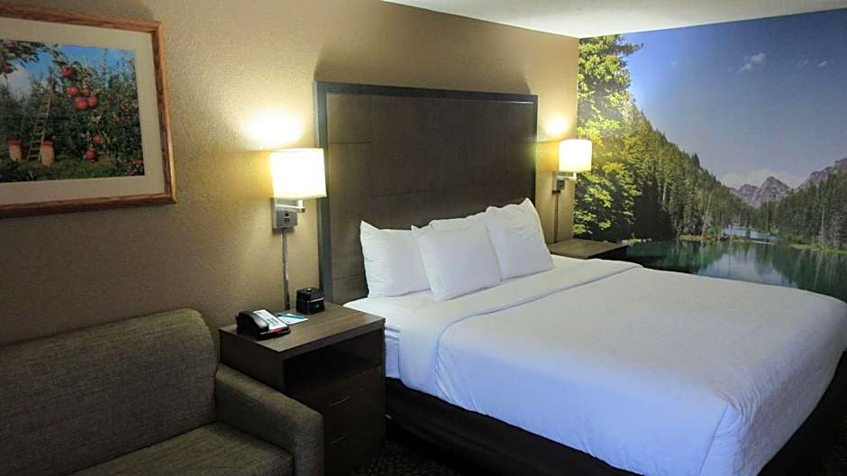 Clarion Pointe Wenatchee