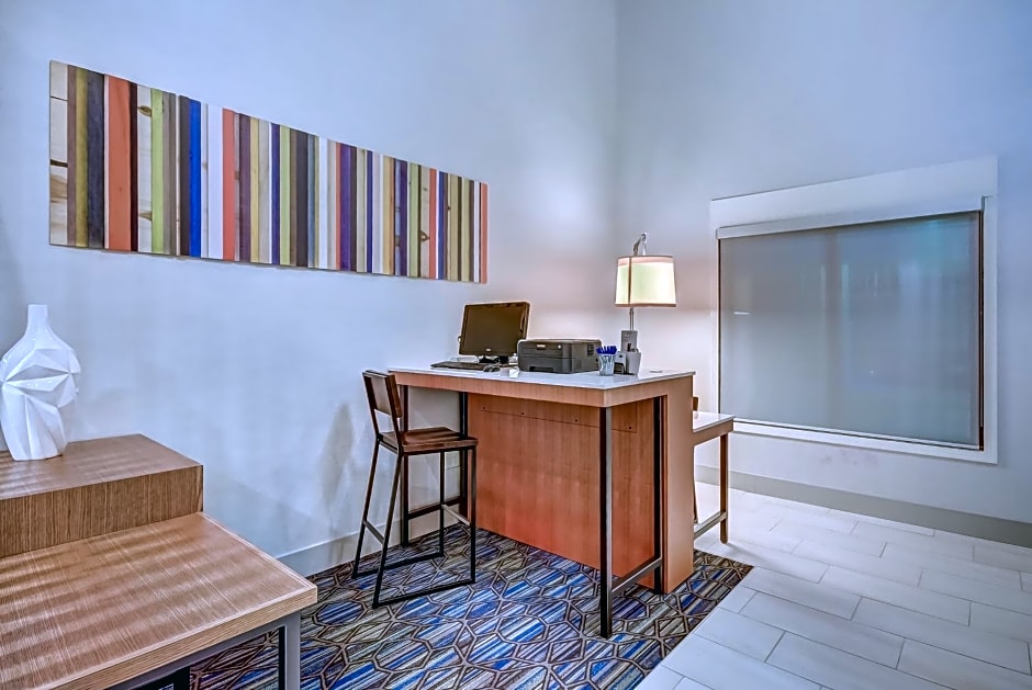 Holiday Inn Express & Suites Greenville Airport, an IHG Hotel