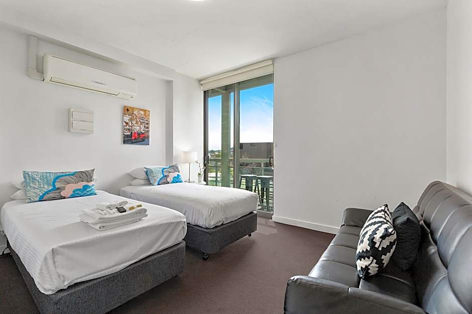 City Harbour Apartments