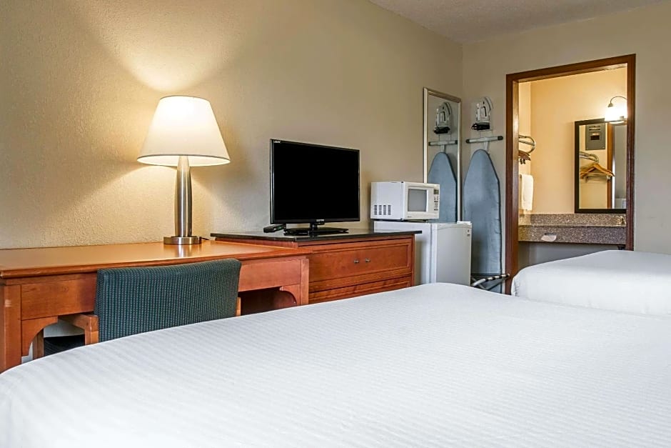 Rodeway Inn Grand Haven
