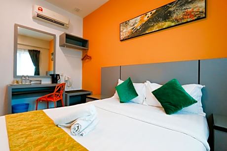 Deluxe Queen Room