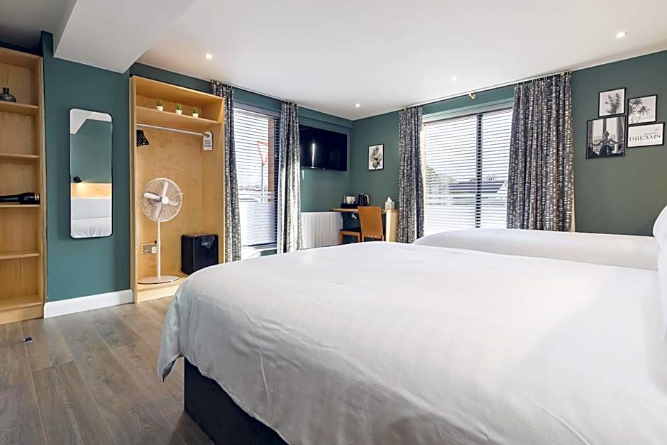 Port 56 Guesthouse