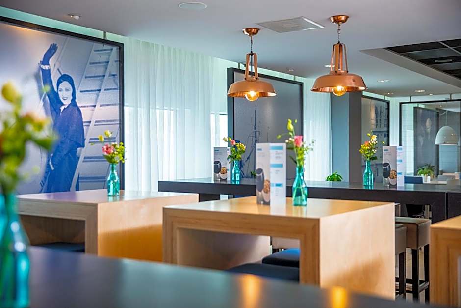 Holiday Inn Express Rotterdam - Central Station By IHG
