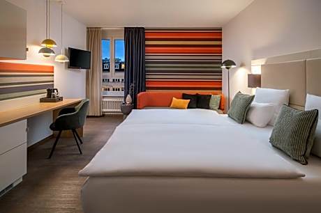 Deluxe Double Room Garden side