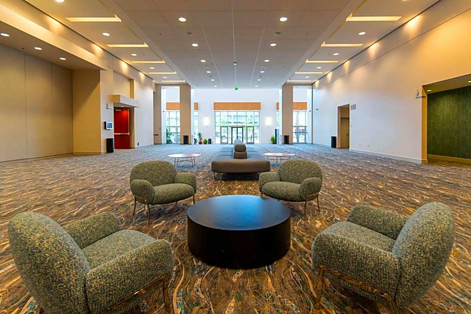 DoubleTree By Hilton Cedar Rapids Convention Complex