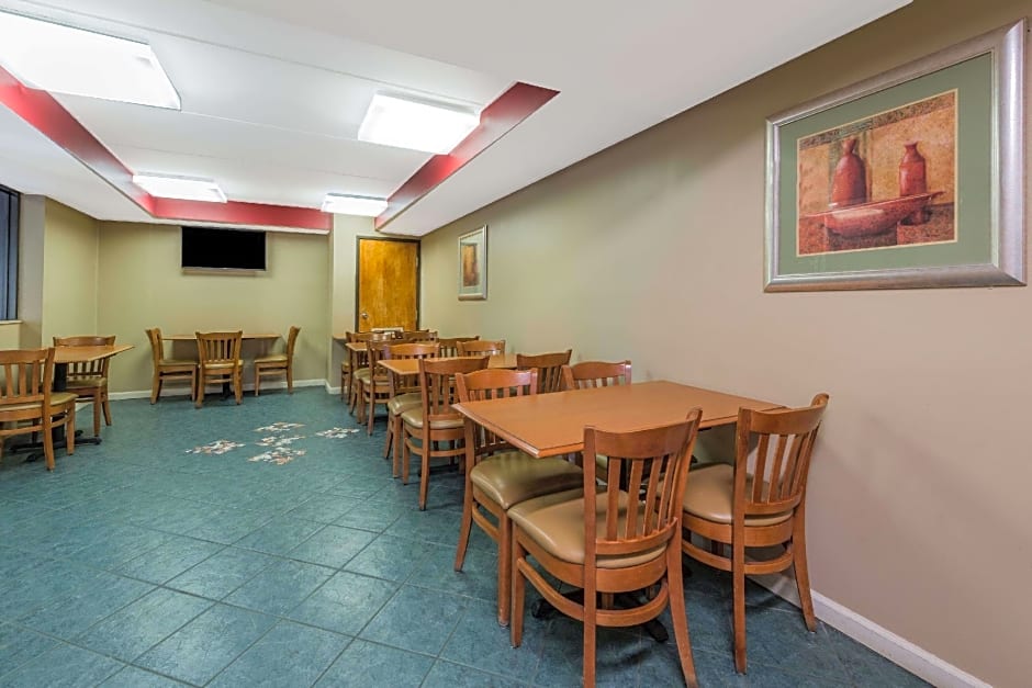 Quality Inn & Suites Louisville East