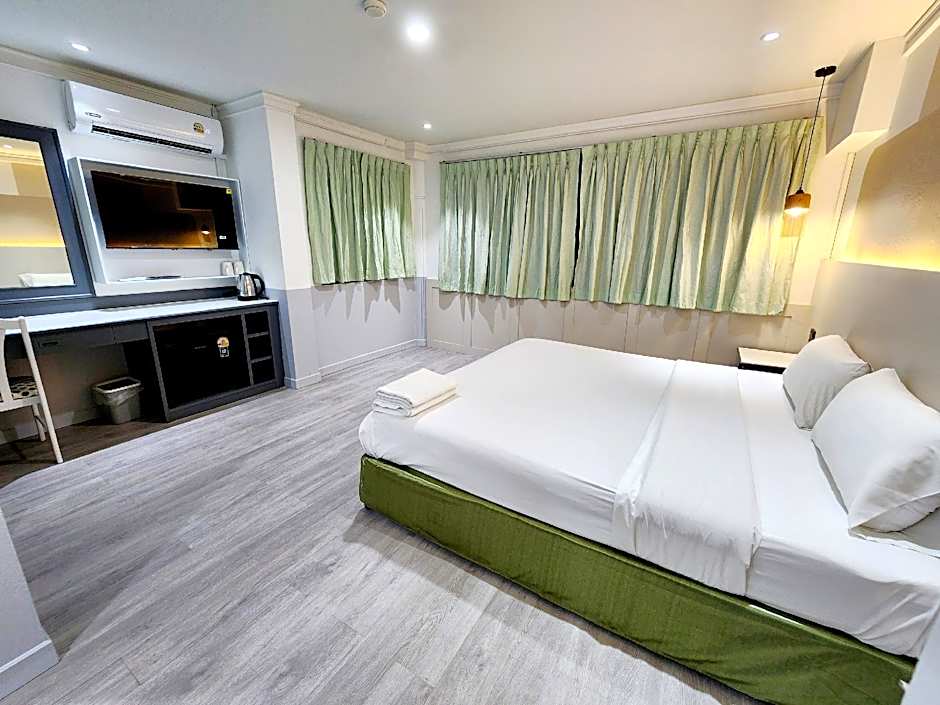 SEATEL Phuket, Patong Beach
