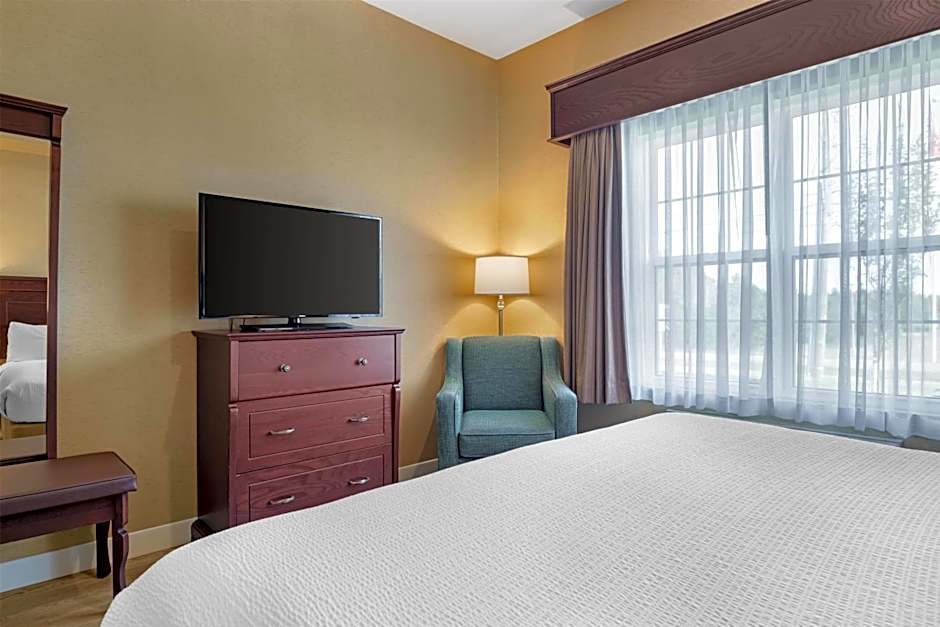 Best Western Plus Fredericton Hotel & Suites