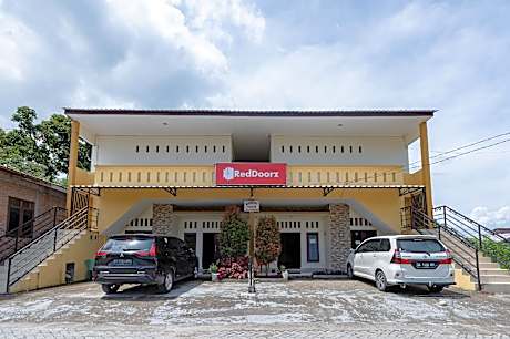 RedDoorz @ Pariban Homestay Parbaba
