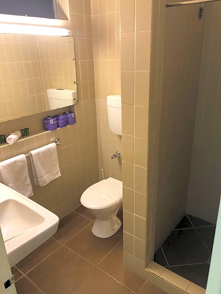 The Stuart Hotel-Motel