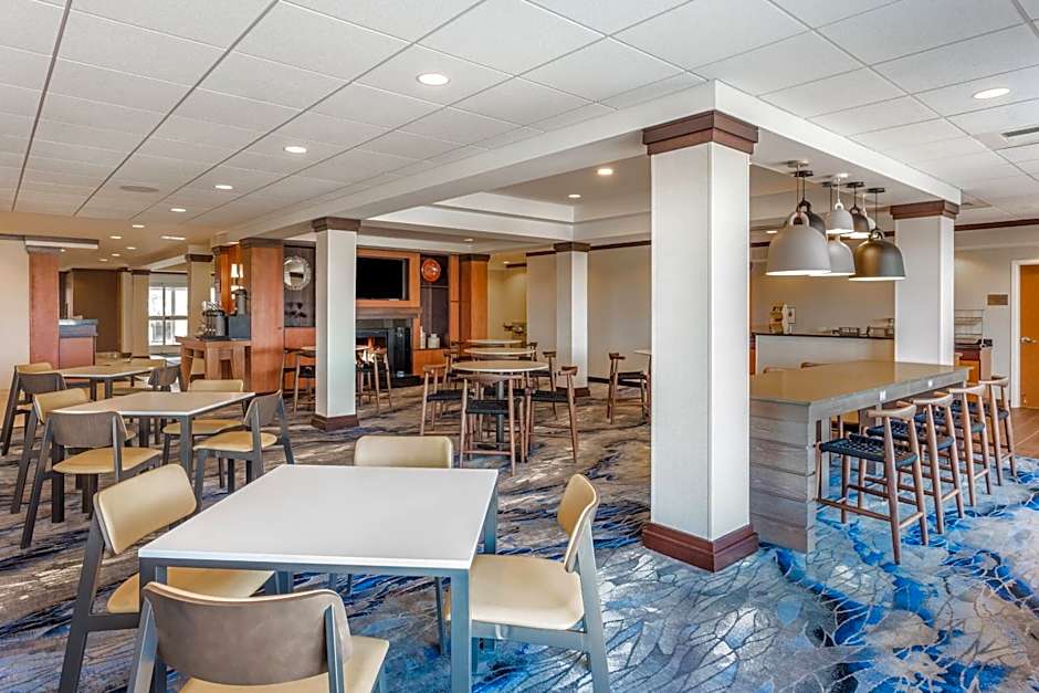 Fairfield Inn & Suites by Marriott Madison East