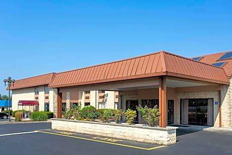 Days Inn by Wyndham Hillsborough