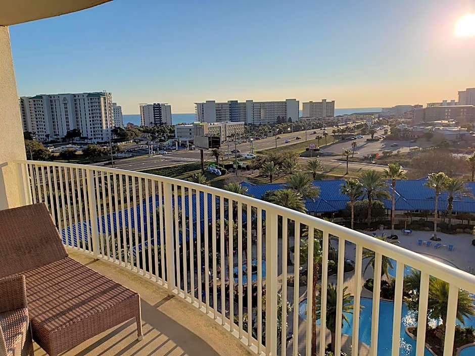 1815 A Slice of Heaven Destin - Pool & Ocean View