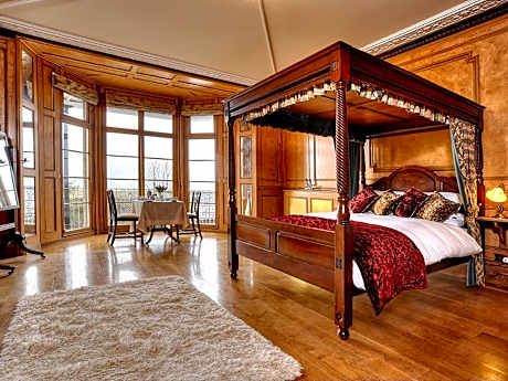 Bay Villa