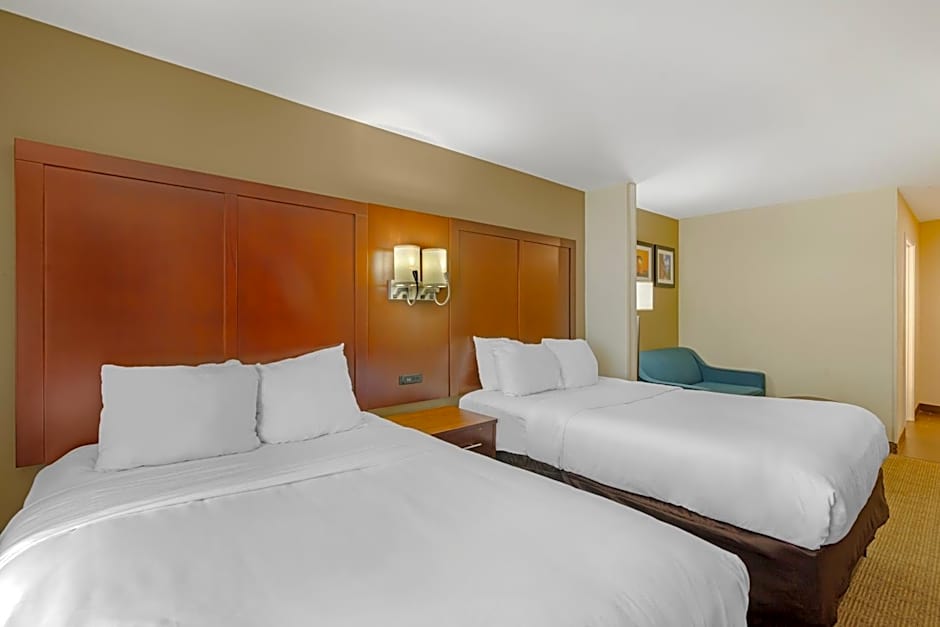 Comfort Suites Savannah Gateway I-95