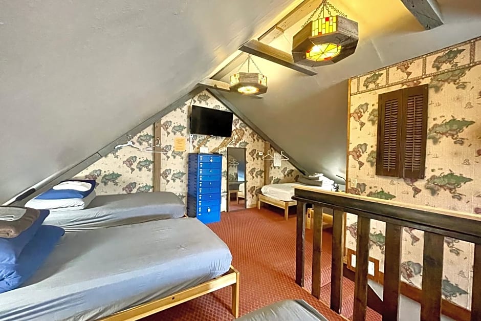 Fireside Inn & Hostel