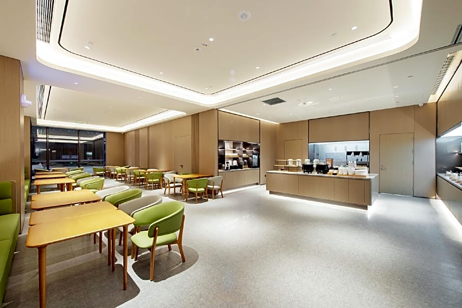 JI Hotel Xiangyang Dongjin Minfa Century Plaza