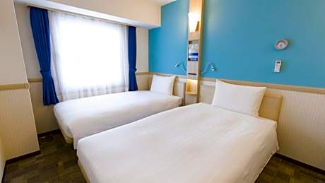 Twin Room - Non-Smoking
