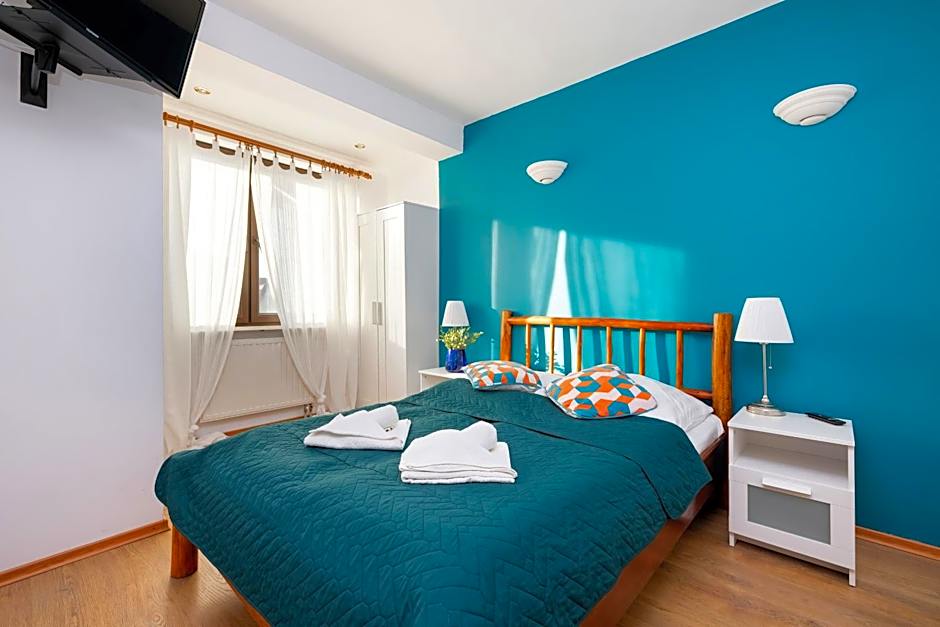 OLECKI Holiday House