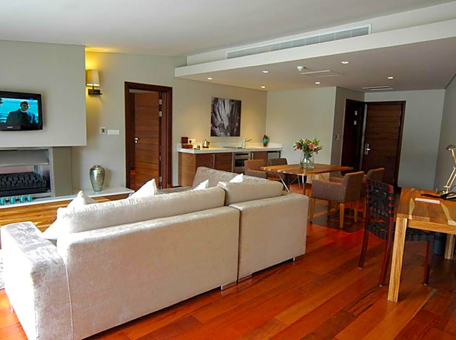 Chapmans Peak Beach Hotel